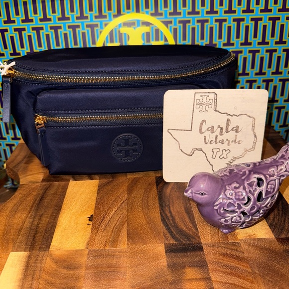 Tory Burch Handbags - Tory Burch belt bag in Navy